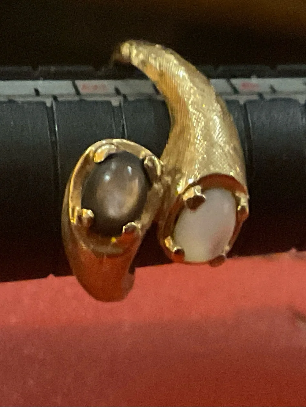 Vintage 14k Gold mid century bypass size  5 ring Double Stone Ring with Cabochon
